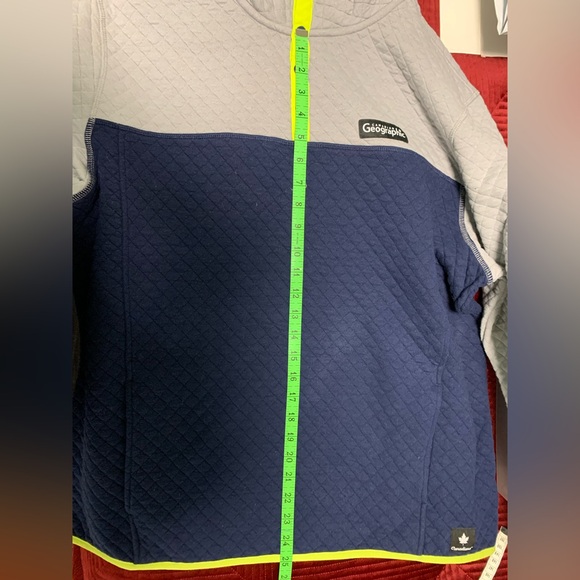 Canadian Geographic quilted grey and blue sweater - Picture 13 of 16